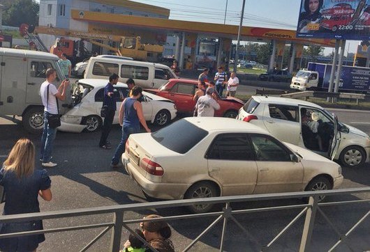 Восемь автомобилей столкнулись в центре Новосибирска